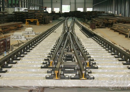 铁建重工60kgm钢轨18号单开道岔图片