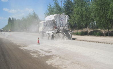 陕西万里路面养护FS-2500水泥撒布机外观图