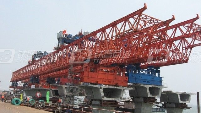 新大方DP75节段拼装架桥机