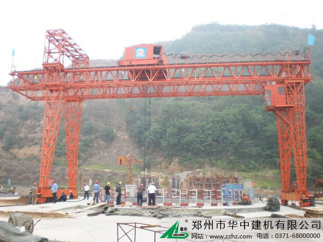 华中建机MGH桁桥梁式起重机图片