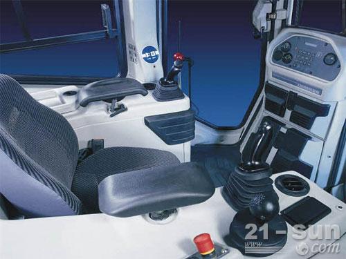 利勃海尔PR 764 Litronic履带推土机PR 764 Litronic驾驶室外观图